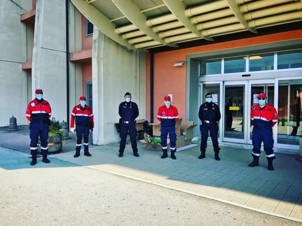 Consegna uova Caffarel - Ospedale San Francesco