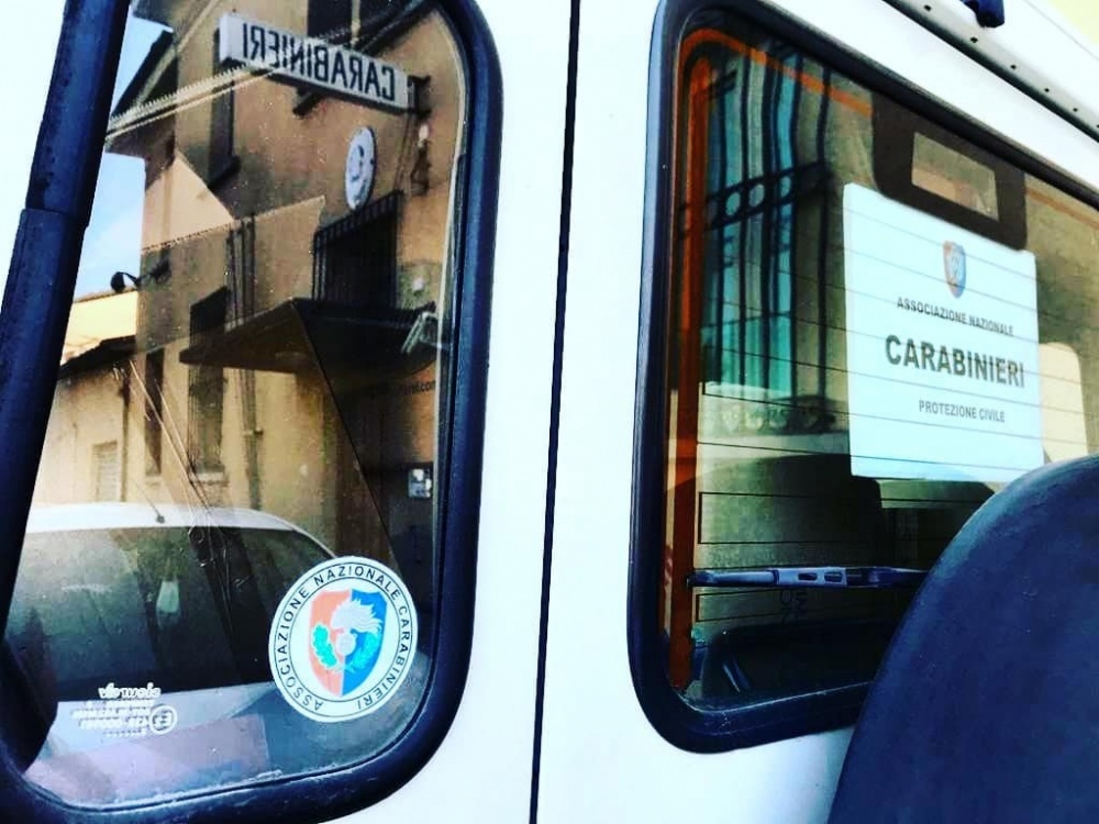 Consegna uova Caffarel - Ospedale San Francesco