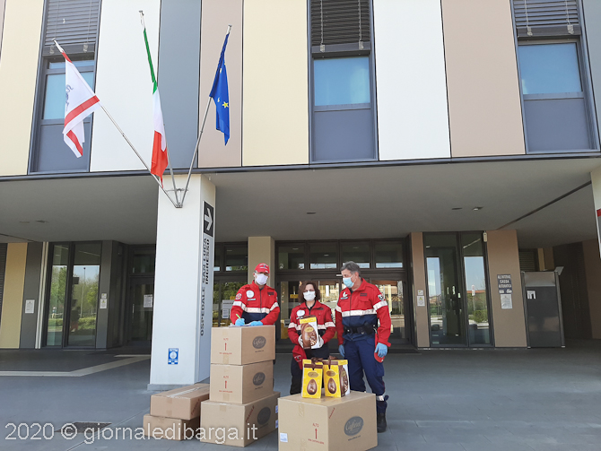 Uova di Pasqua e colombe al personale degli ospedali di Lucca, Valle del Serchio e Versilia