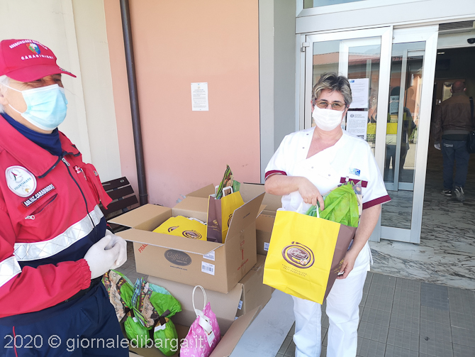 Uova di Pasqua e colombe al personale degli ospedali di Lucca, Valle del Serchio e Versilia